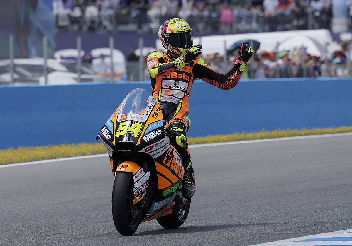 Fermín Aldeguer celebra la victoria en Jerez.