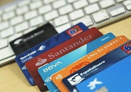 Varias tarjetas de crédito y débito, en una imagen de archivo.
