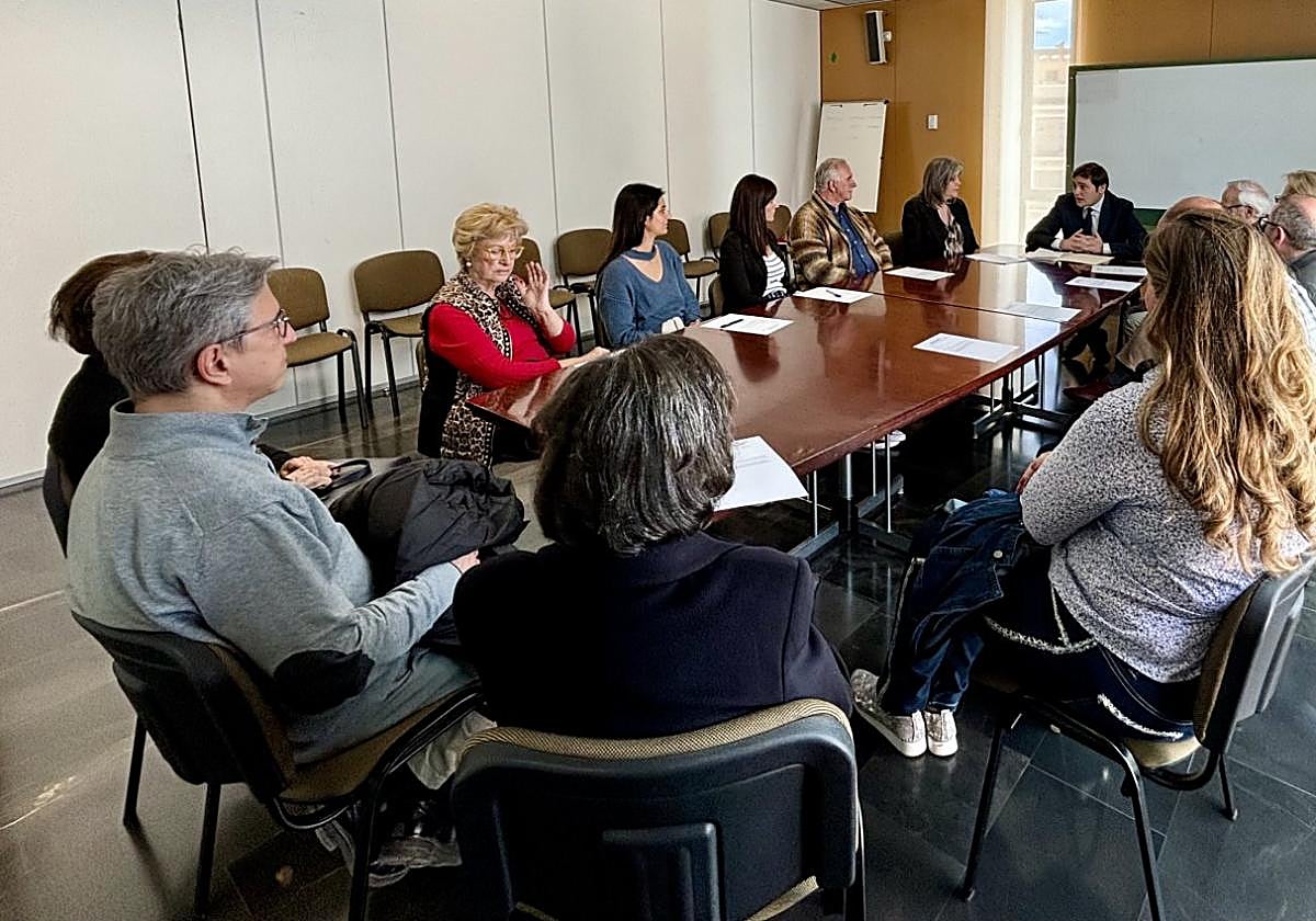 Reunión del Observatorio bajo la presidencia de Ignacio Grande.