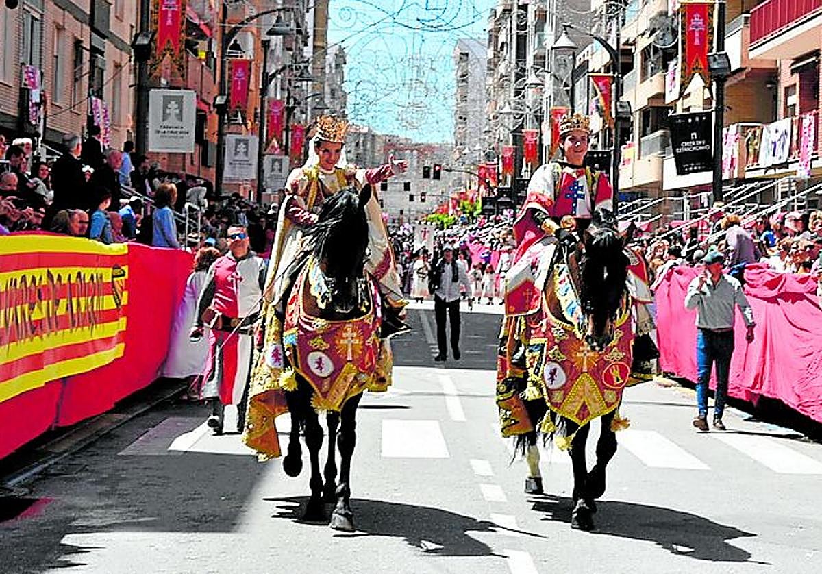 Los infantes de Castilla, Elena y Javier Ramírez, en el desfile.