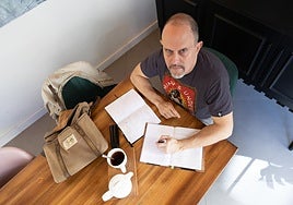 Ginés Sánchez, en la cafetería VerdeMenta de Murcia.