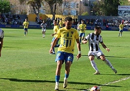 El goleador y regateador Hamza puede comenzar el partido en el banquillo por evitarle una inoportuna lesión.