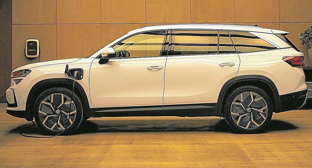 El exterior del Škoda Kodiaq llama la atención por sus líneas esbeltas, curvas dinámicas y su robusta presencia.
