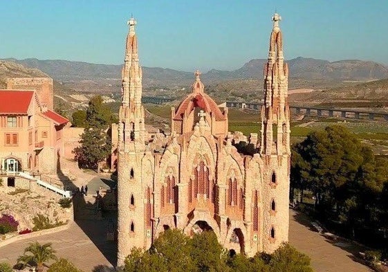 El santuario que se parece a la Sagrada Familia.