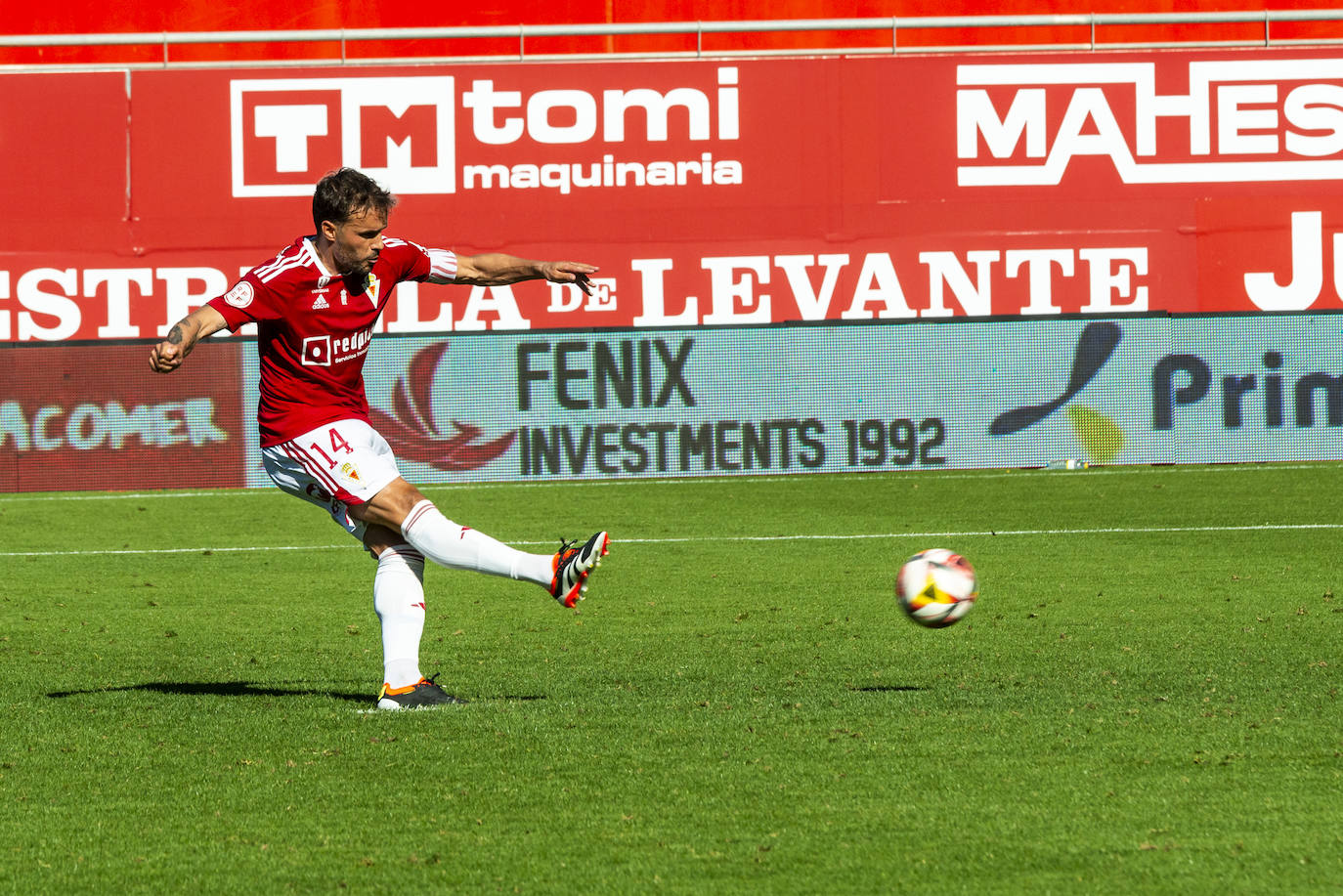 La derrota del Real Murcia frente al Castellón, en imágenes