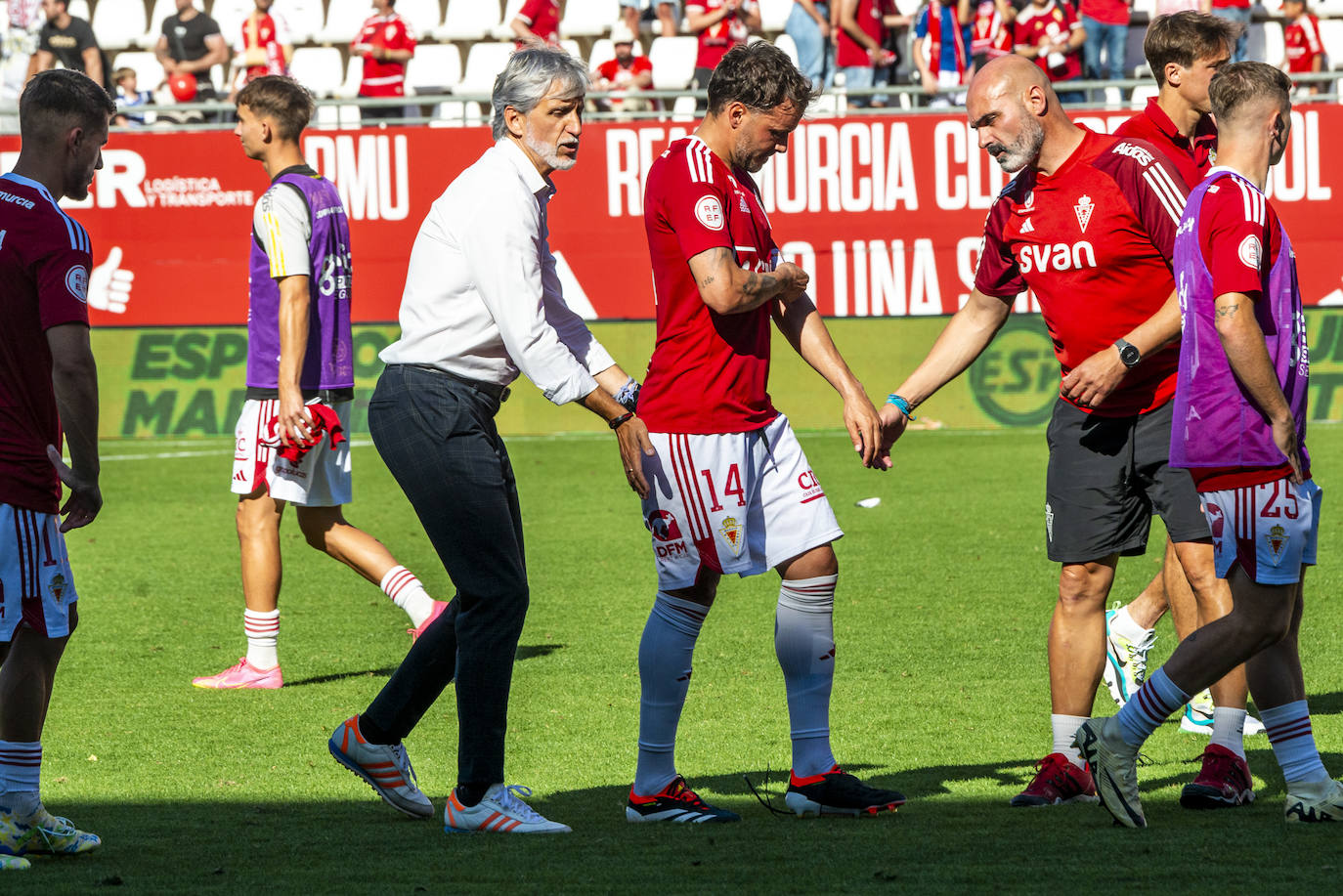 La derrota del Real Murcia frente al Castellón, en imágenes