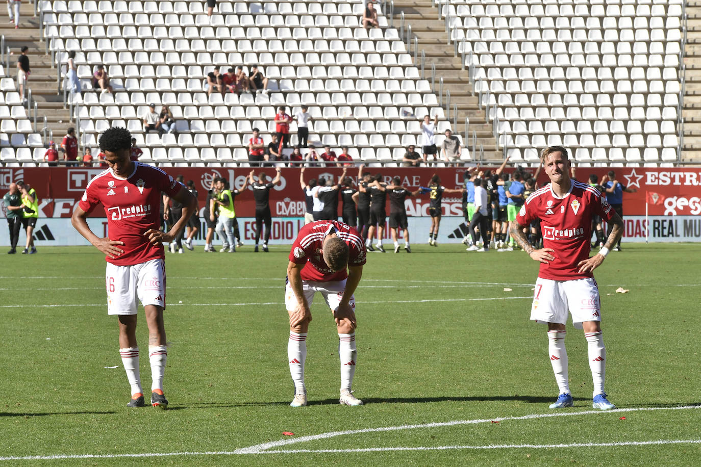 La derrota del Real Murcia frente al Castellón, en imágenes