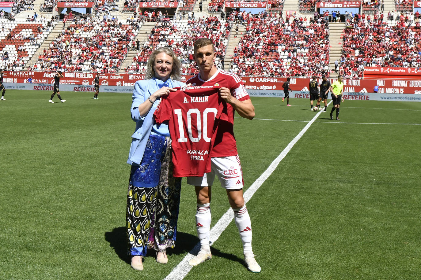 La derrota del Real Murcia frente al Castellón, en imágenes