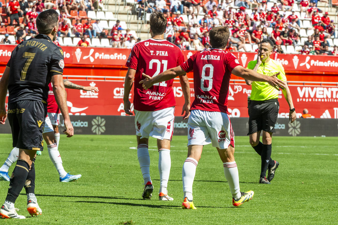 La derrota del Real Murcia frente al Castellón, en imágenes