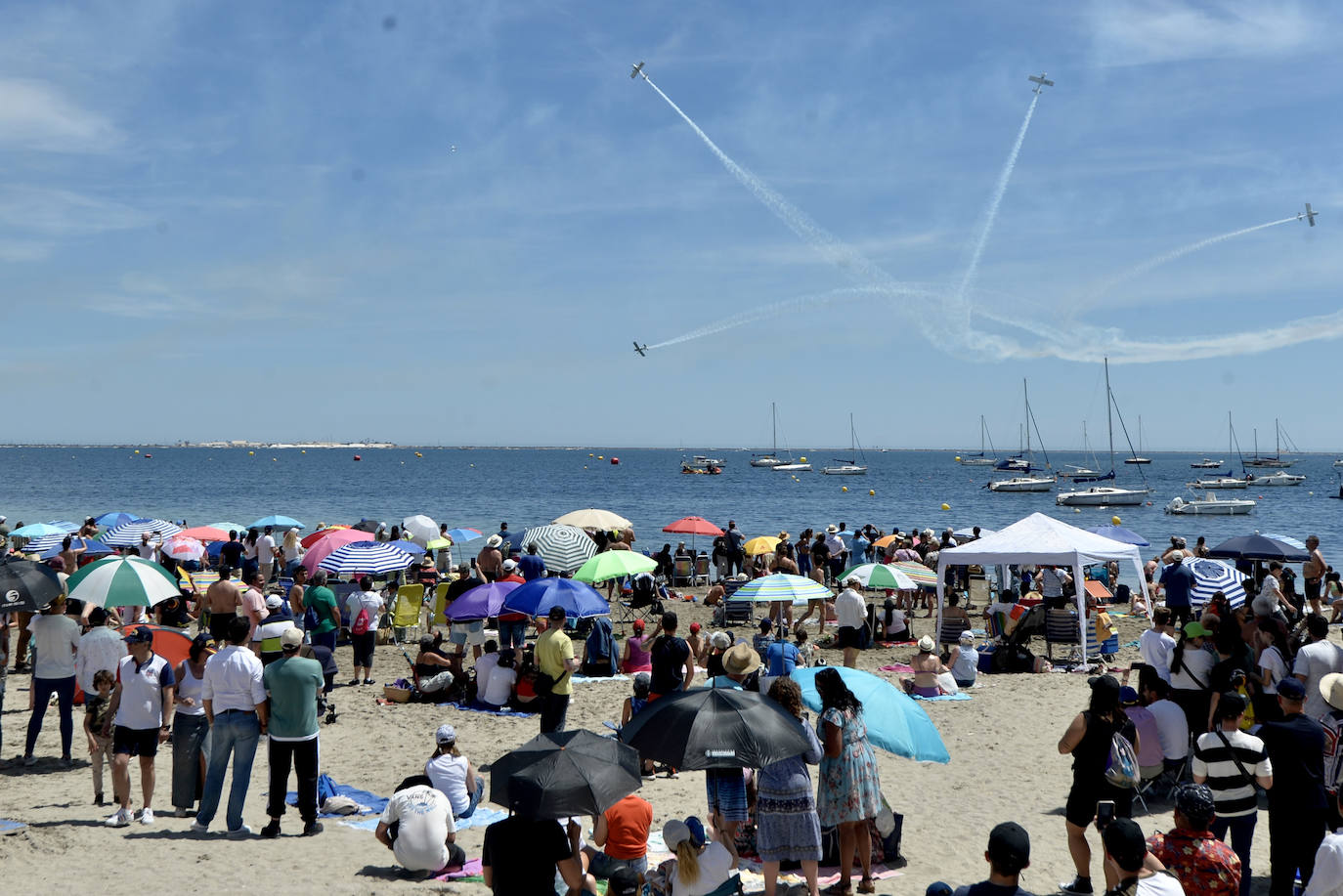 Ovaciones a la Patrulla Águila en el Festival Aéreo de San Javier