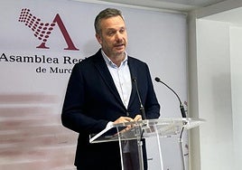 Joaquín Segado, en la rueda de prensa posterior a la Junta de Portavoces.