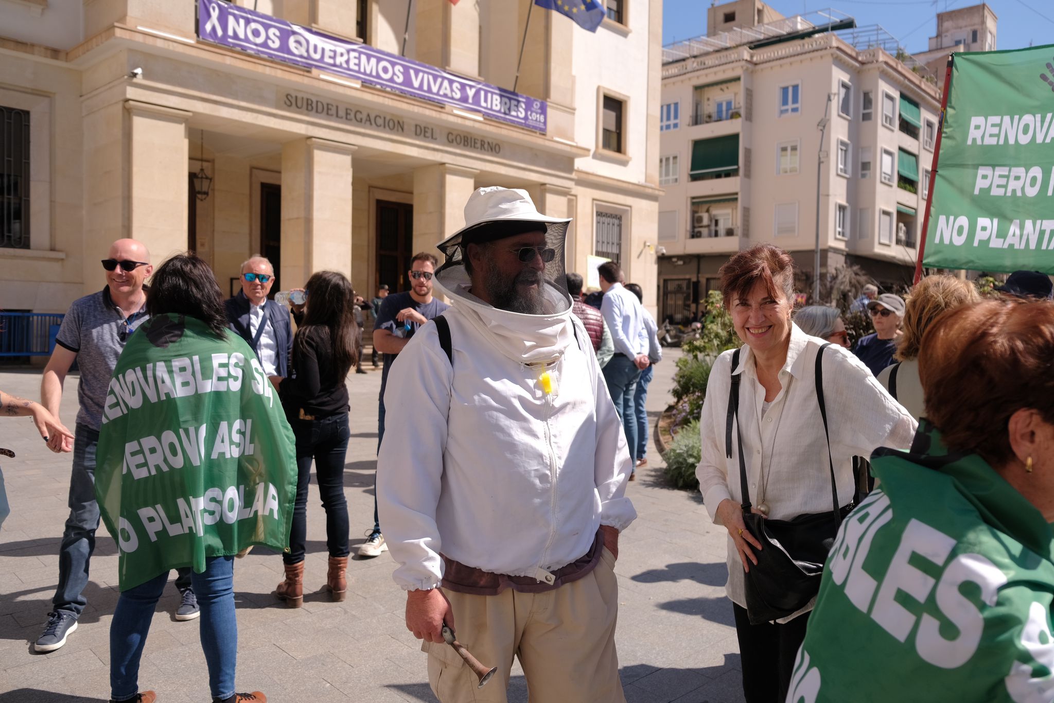 Las imágenes de la protesta de los vecinos de San Miguel de Salinas en Alicante