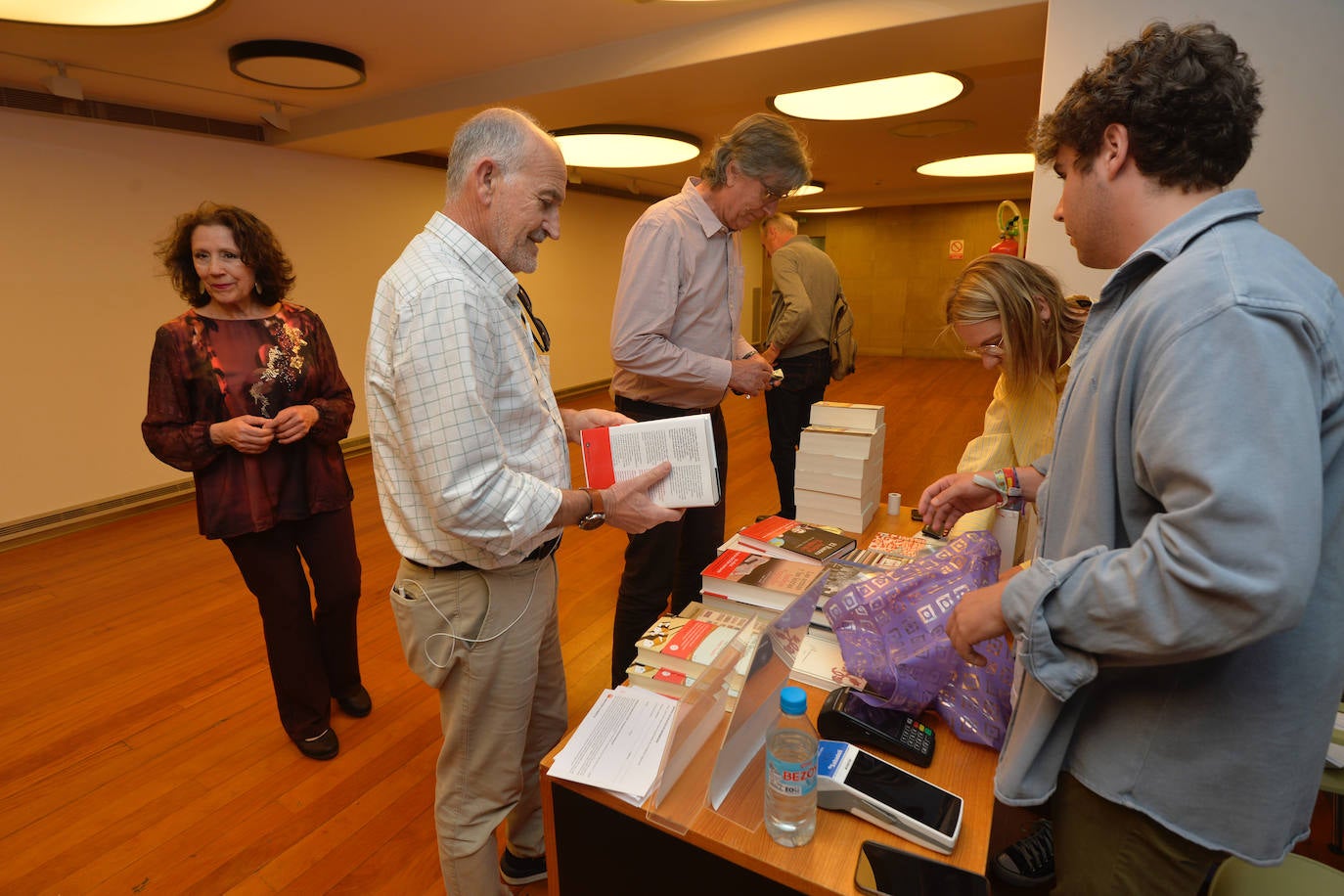 Las imágenes de Andrés Trapiello en el Aula de Cultura de LA VERDAD