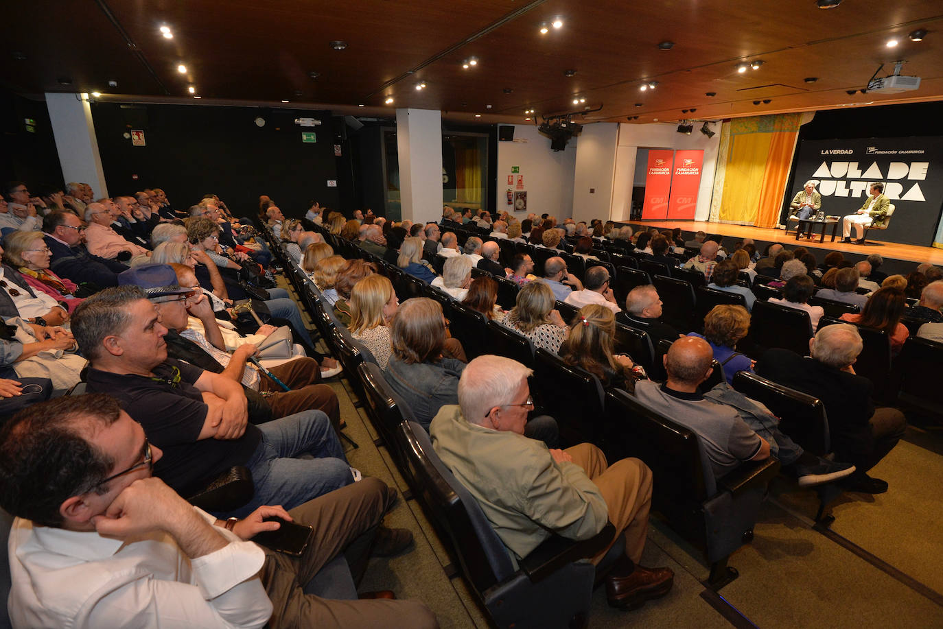 Las imágenes de Andrés Trapiello en el Aula de Cultura de LA VERDAD