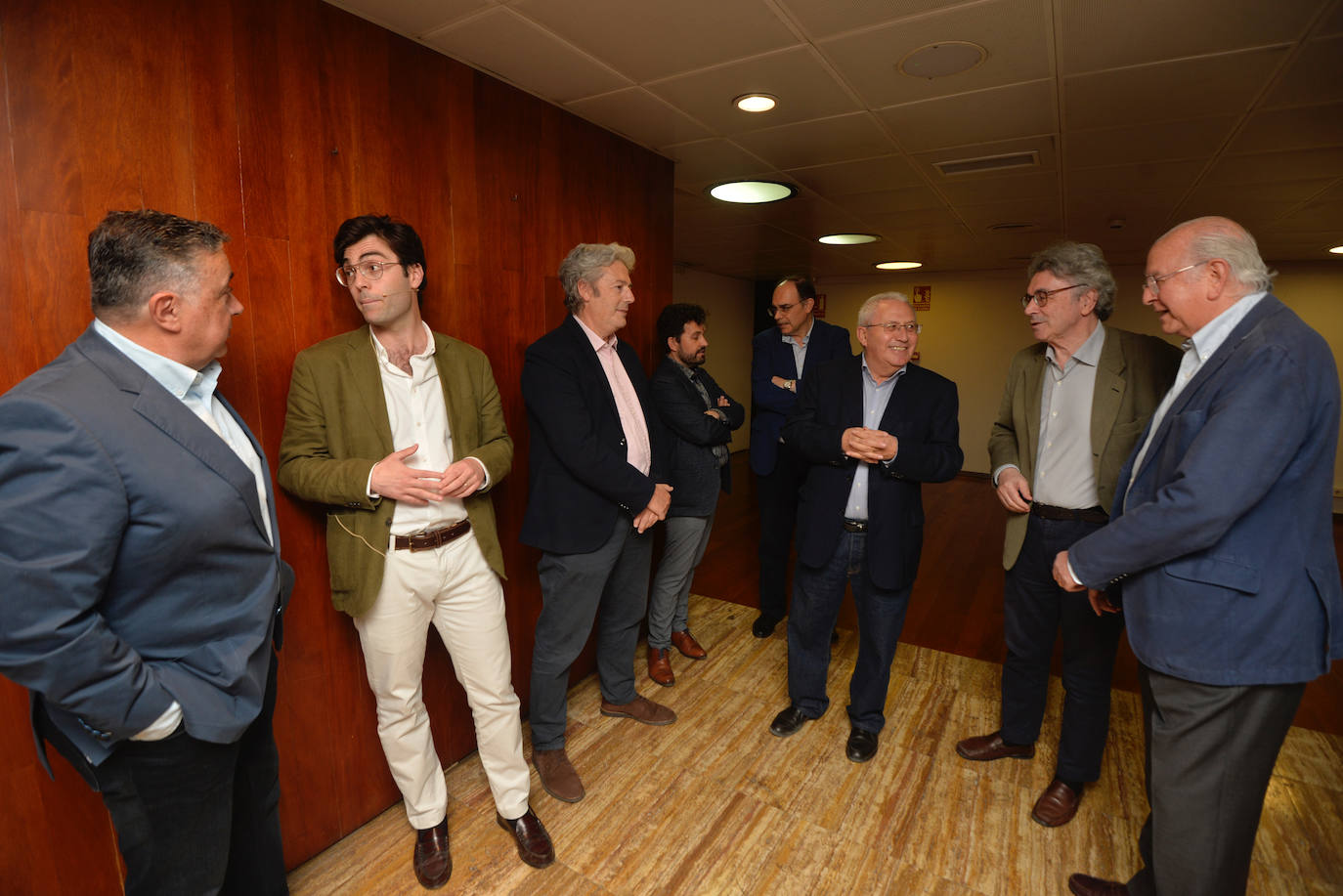 Las imágenes de Andrés Trapiello en el Aula de Cultura de LA VERDAD