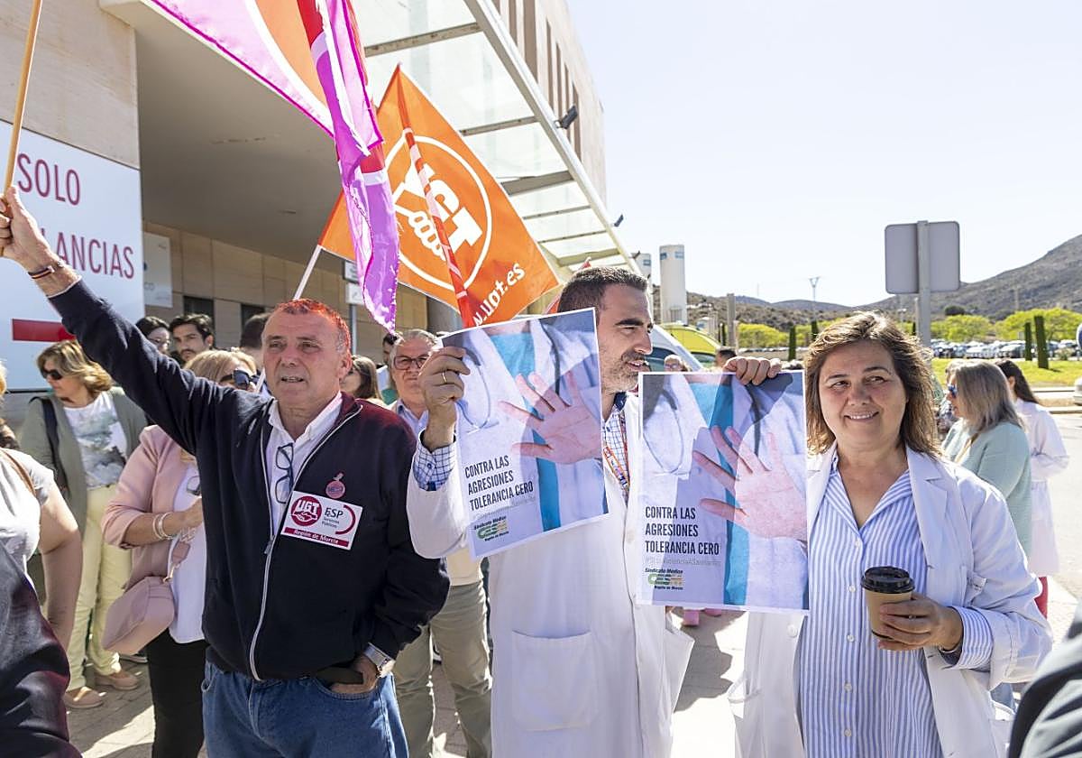 Trabajadores del Urgencias, en la protesta celebrada la semana pasada