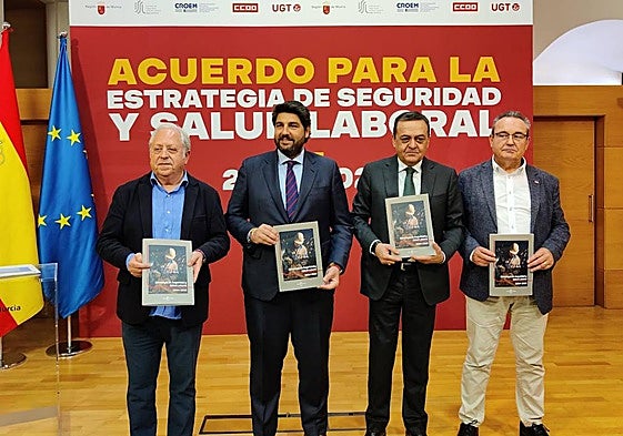 Antonio Jiménez, Fernando López Miras, José María Albarracín y Santiago Navarro, en el acto.