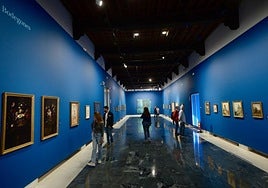 Imagen de la muestra 'Azul. Colección Abelló', en la sala noble de exposiciones del Centro Cultural Las Claras Fundación Cajamurcia.