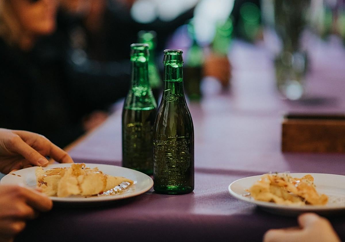 La velada estará maridada por la Mini de Alhambra Reserva 1925.