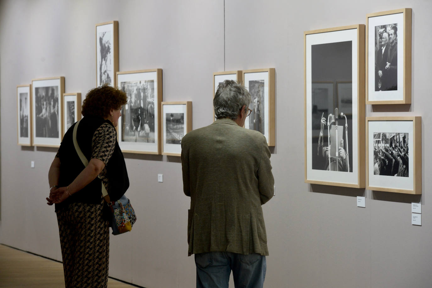 Las imágenes de la exposción de Ramón Masats en el Archivo General de la Región de Murcia