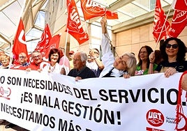 Protestas de sanitarios este jueves en Cartagena por la carga de trabajo.
