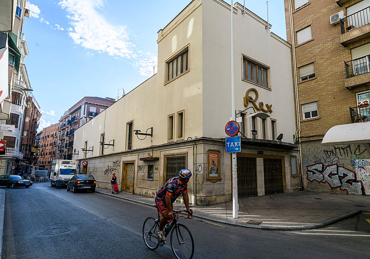 El proceso de cambio de uso del edificio del cine Rex se está tramitando desde hace tres años.