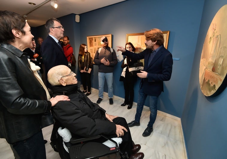 Raimundo González y el alcalde Ballesta, en la inauguración de la exposición de su colección en el Museo Gaya.