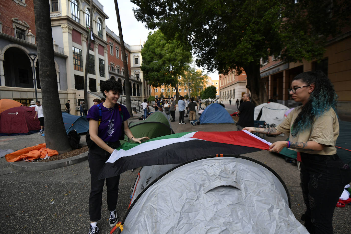 Las imágenes de la acampada de estudiantes de la UMU a favor de Palestina