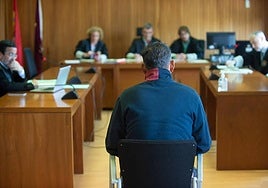 El procesado, ahora ya absuelto, durante el juicio.