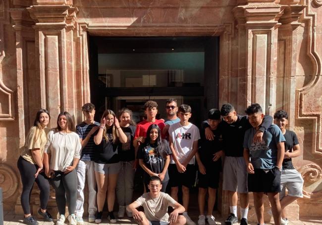 Estudiantes del Colegio Santa Clara de Mula durante una visita al Museo.