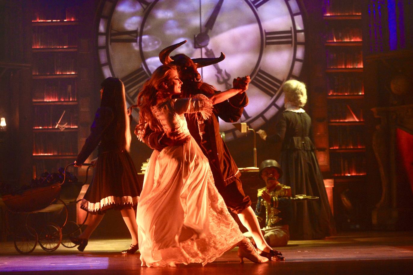 En imágenes, los misterios del Circo de los Horrores