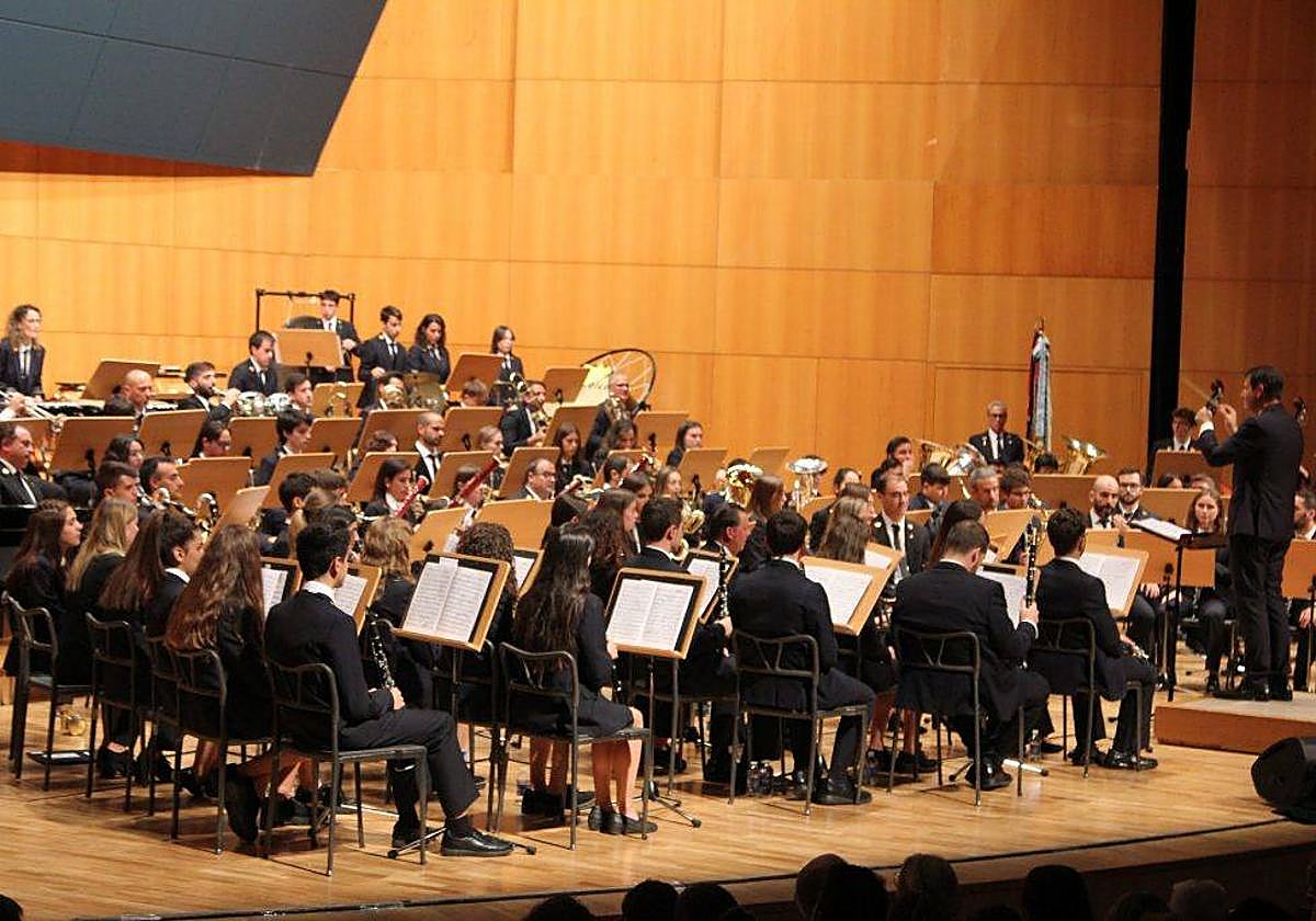 Imagen de archivo de la Agrupación Musical Juvenil Cabezo de Torres durante un concierto.