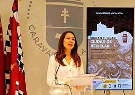 Ana Belén Martínez, concejal de Medio Ambiente, durante la presentación de la campaña.