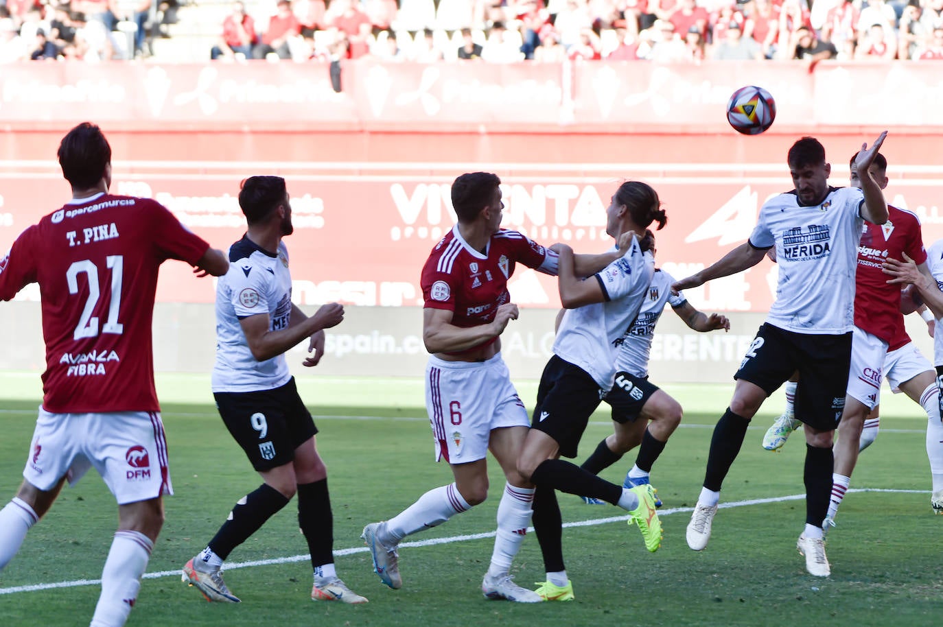 El empate del Real Murcia frente al Mérida, en imágenes