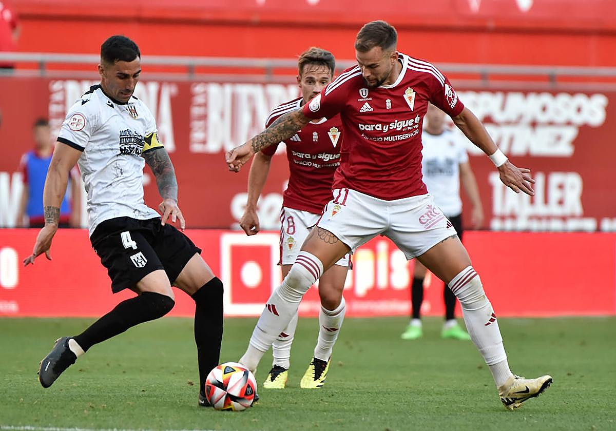 El empate del Real Murcia frente al Mérida, en imágenes