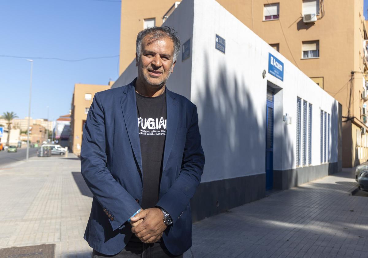 Mohammed Kebaili, el pasado jueves, en la sede de Accem en Cartagena.