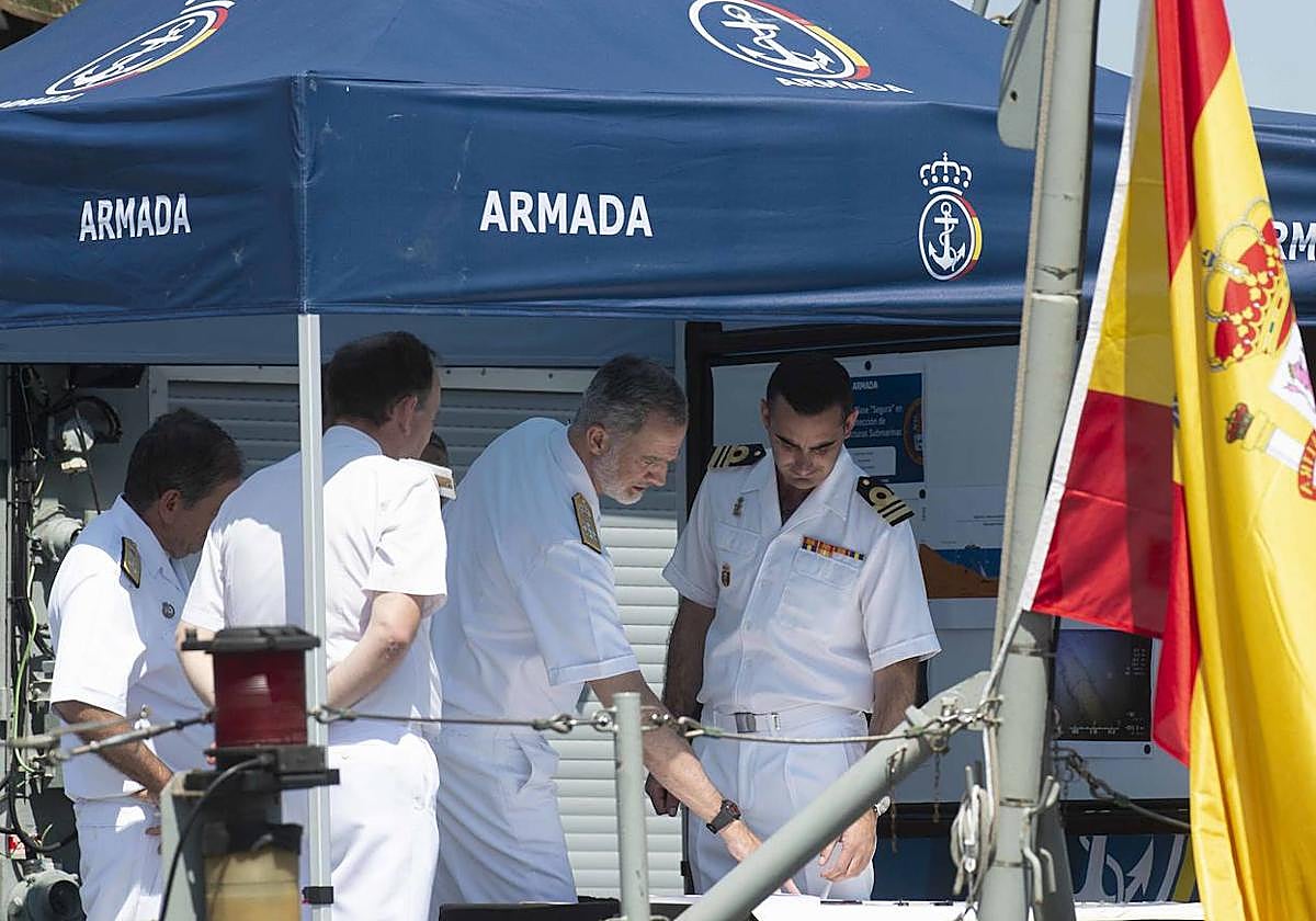 La visita del Rey Felipe VI a la Fuerza de Acción Marítima en Cartagena, en imágenes