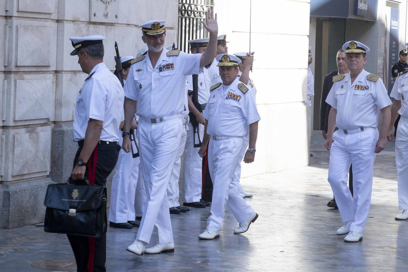 La visita del Rey Felipe VI a la Fuerza de Acción Marítima en Cartagena, en imágenes