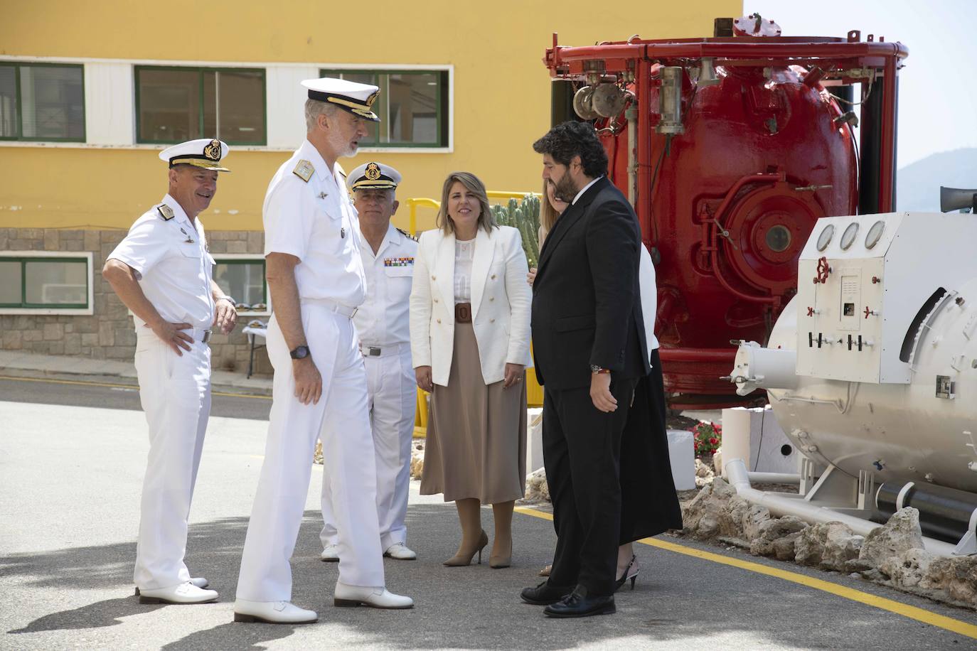 La visita del Rey Felipe VI a la Fuerza de Acción Marítima en Cartagena, en imágenes
