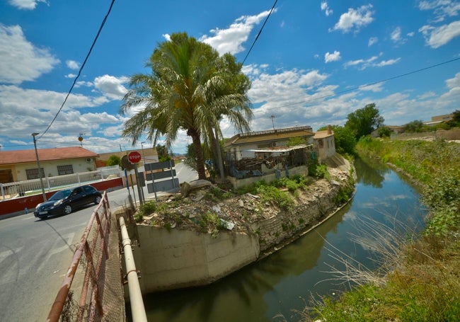 Uno de los puntos de control se establecerá en la acequia Merancho Los Giles.