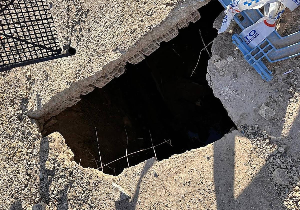 El agujero en la Orilla del Azarbe.