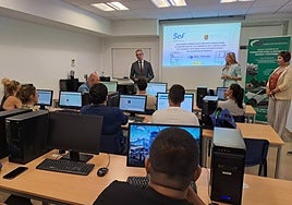 15 alumnos formándose para el carné de camión, en Murcia.