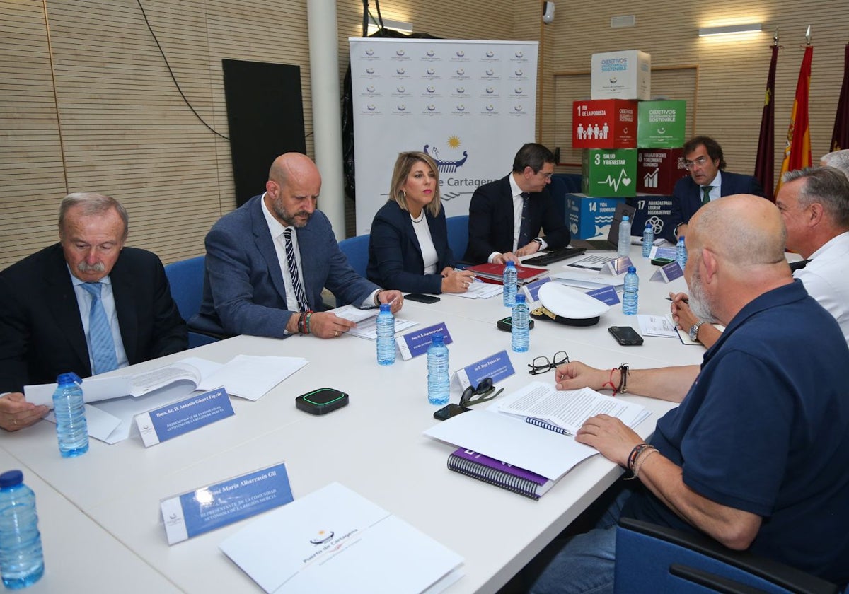 Reunión del consejo de administración del Puerto de Cartagena, este viernes.