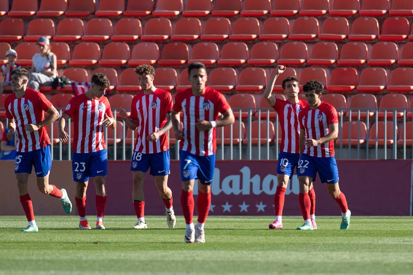 La derrota del Real Murcia frente al Atleti B, en imágenes