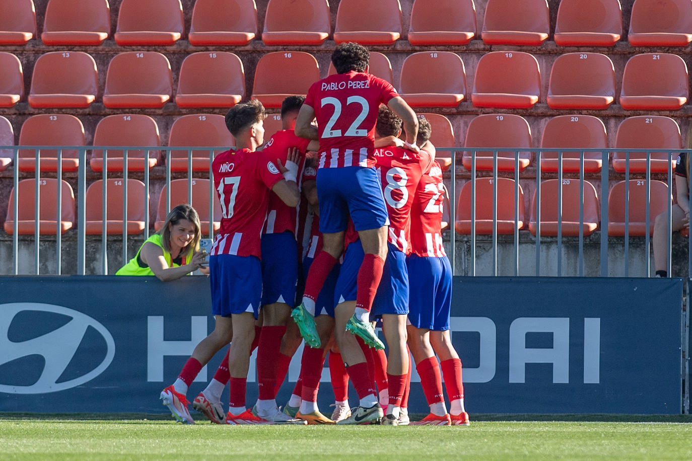 La derrota del Real Murcia frente al Atleti B, en imágenes