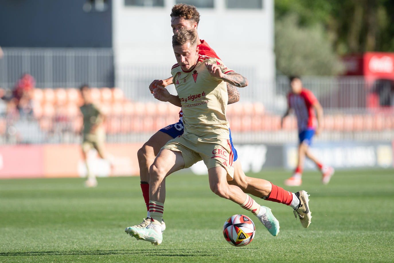 La derrota del Real Murcia frente al Atleti B, en imágenes