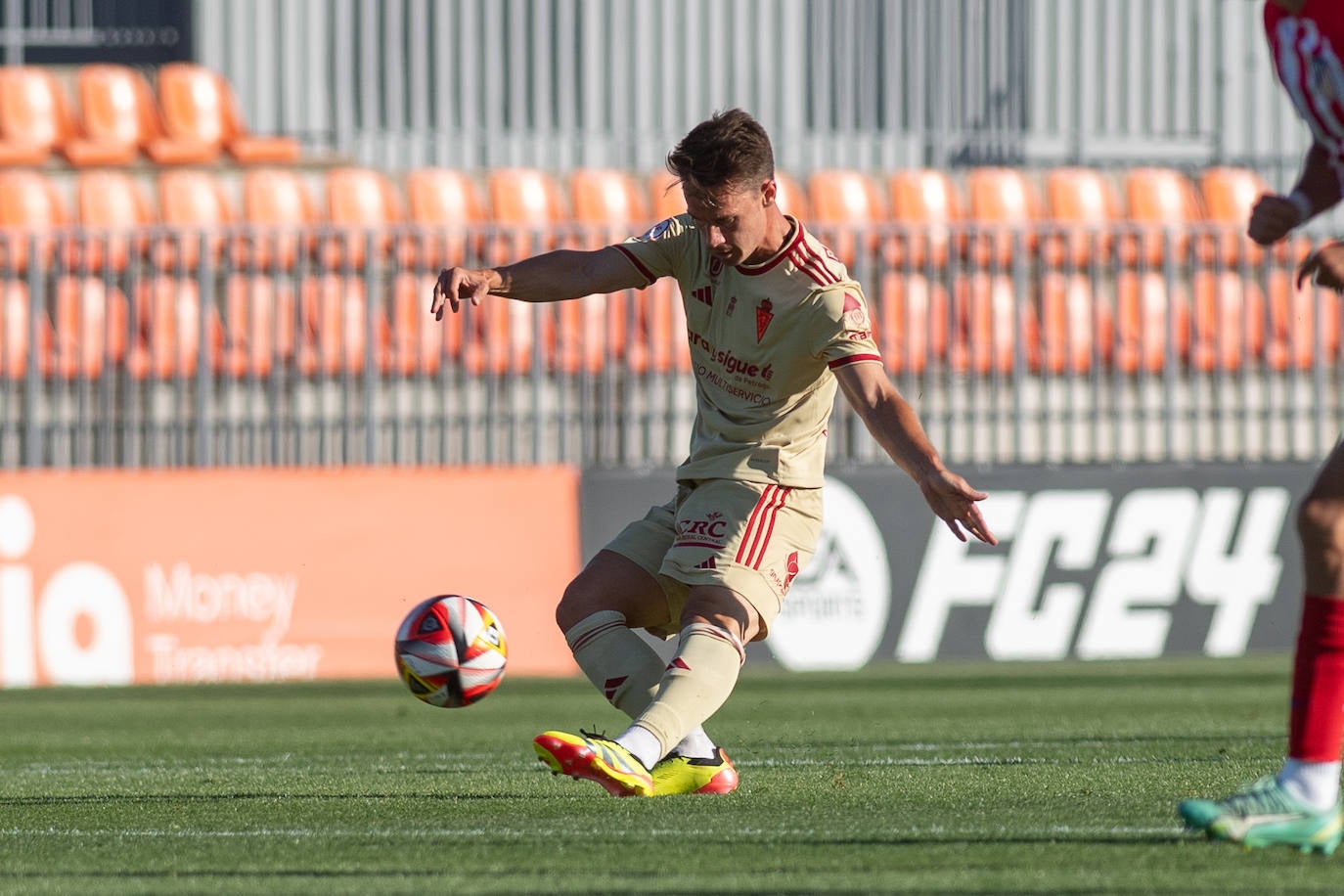 La derrota del Real Murcia frente al Atleti B, en imágenes