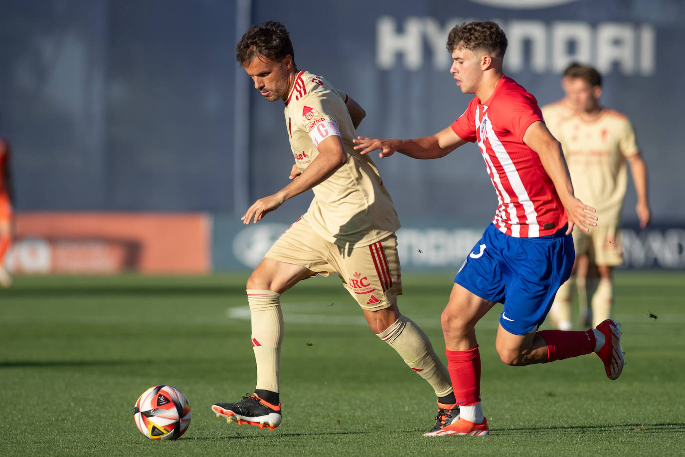 La derrota del Real Murcia frente al Atleti B, en imágenes