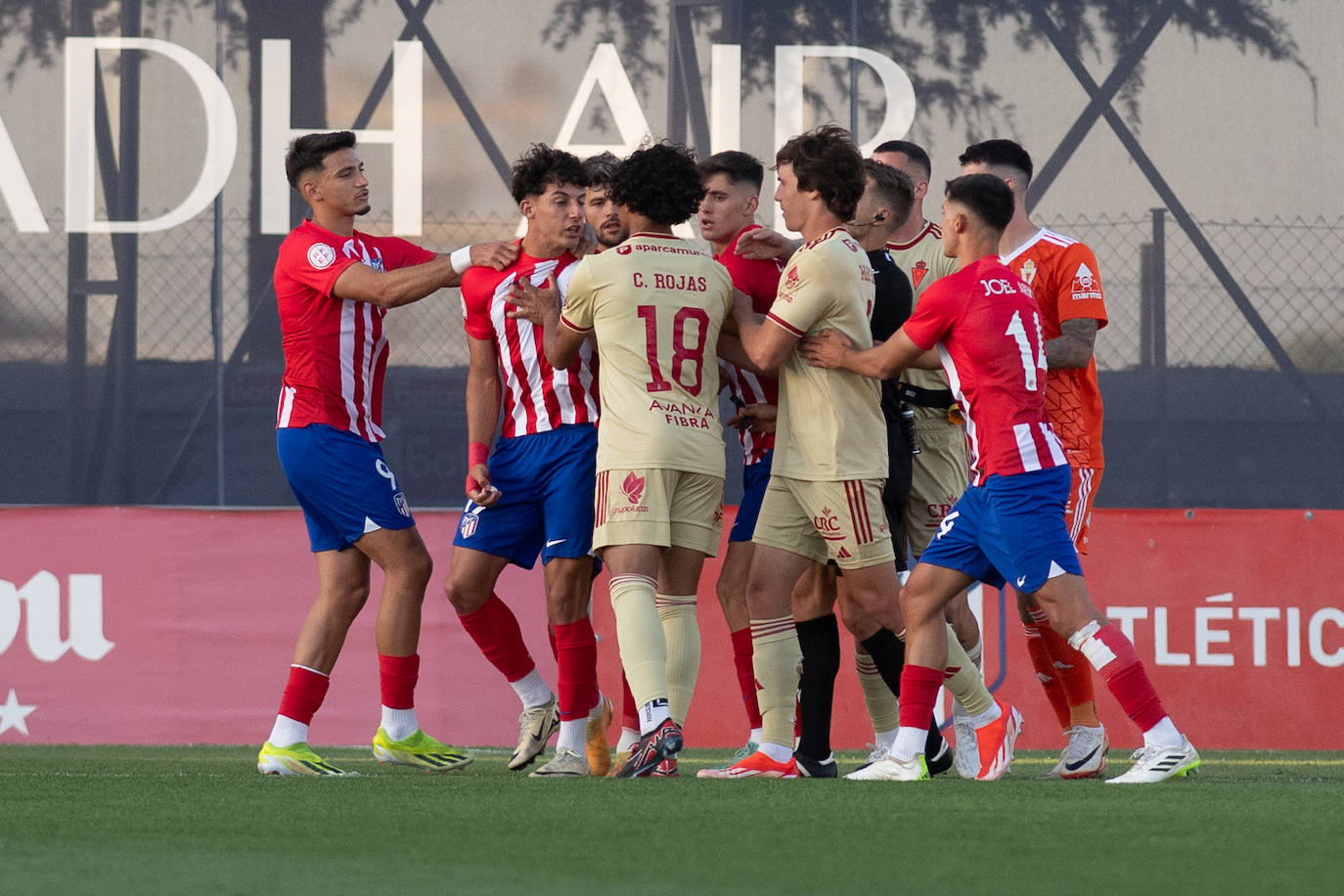 La derrota del Real Murcia frente al Atleti B, en imágenes