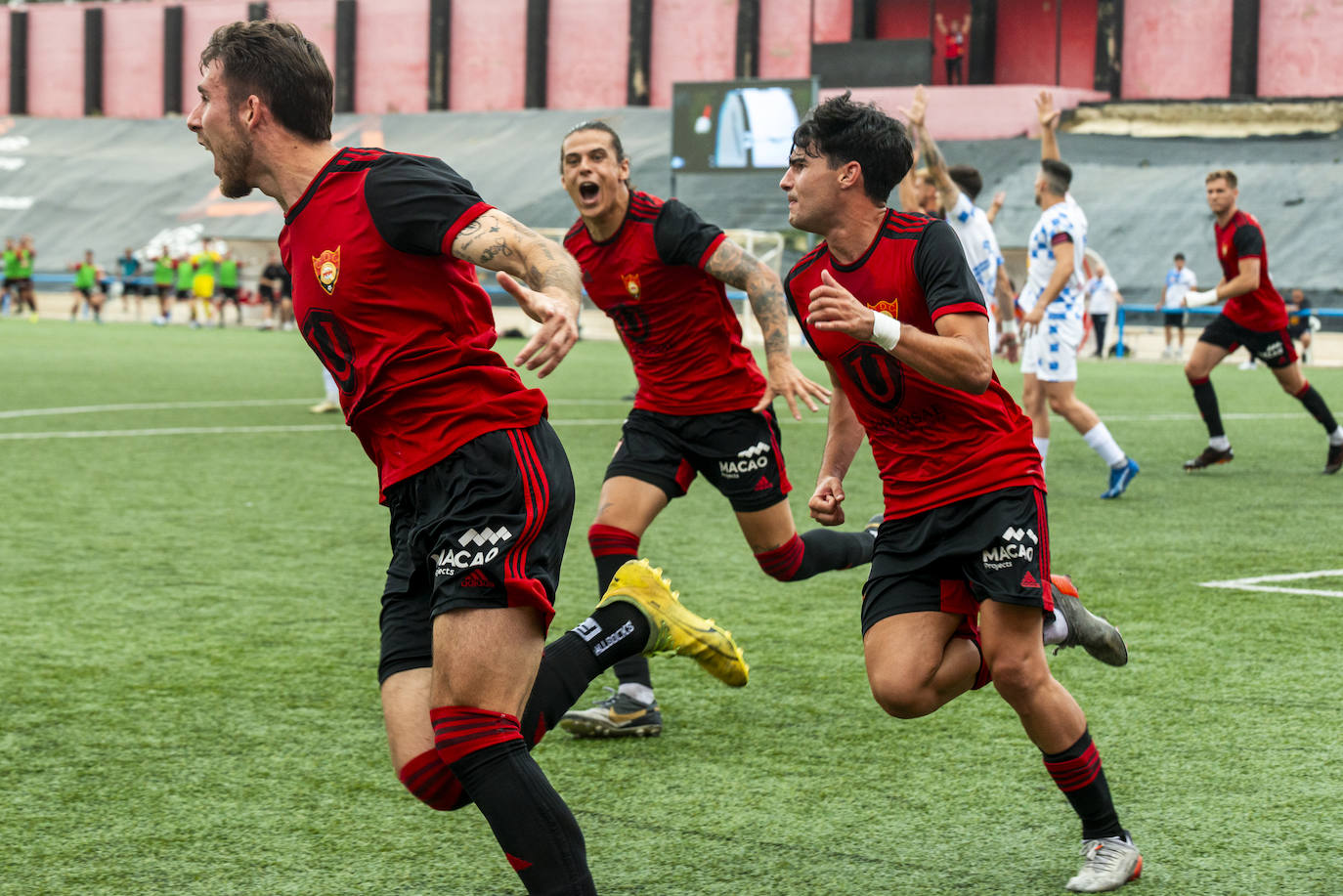 El Cieza accede a las semifinales del &#039;playoff&#039; tras eliminar al Caravaca, en imágenes